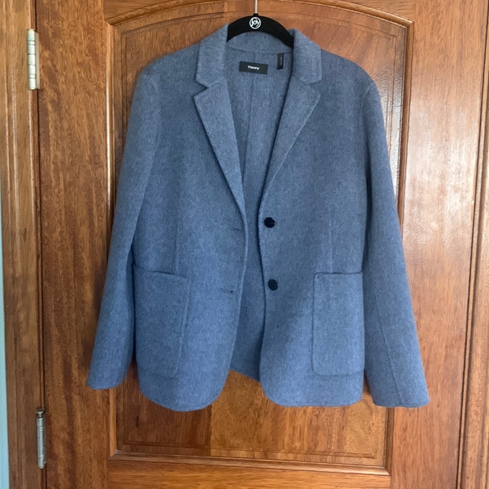 Wool cashmere blend Theory blazer very good condition